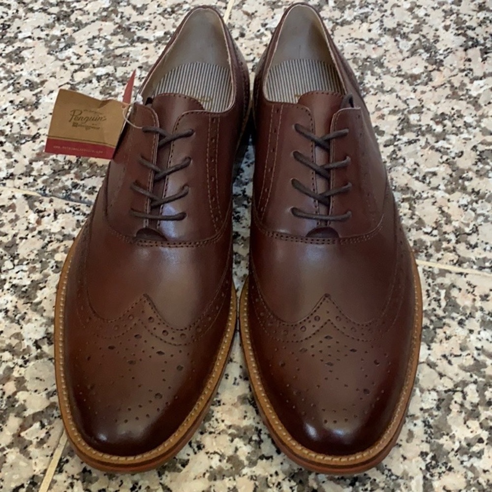 Wingtip shoes